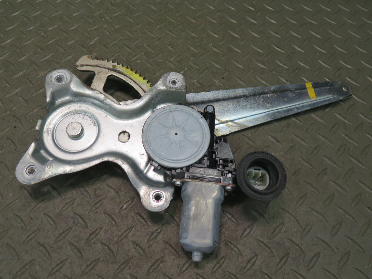 2003-2009 Lexus UZJ120L GX470 Rear Left Door Window Regulator w Motor