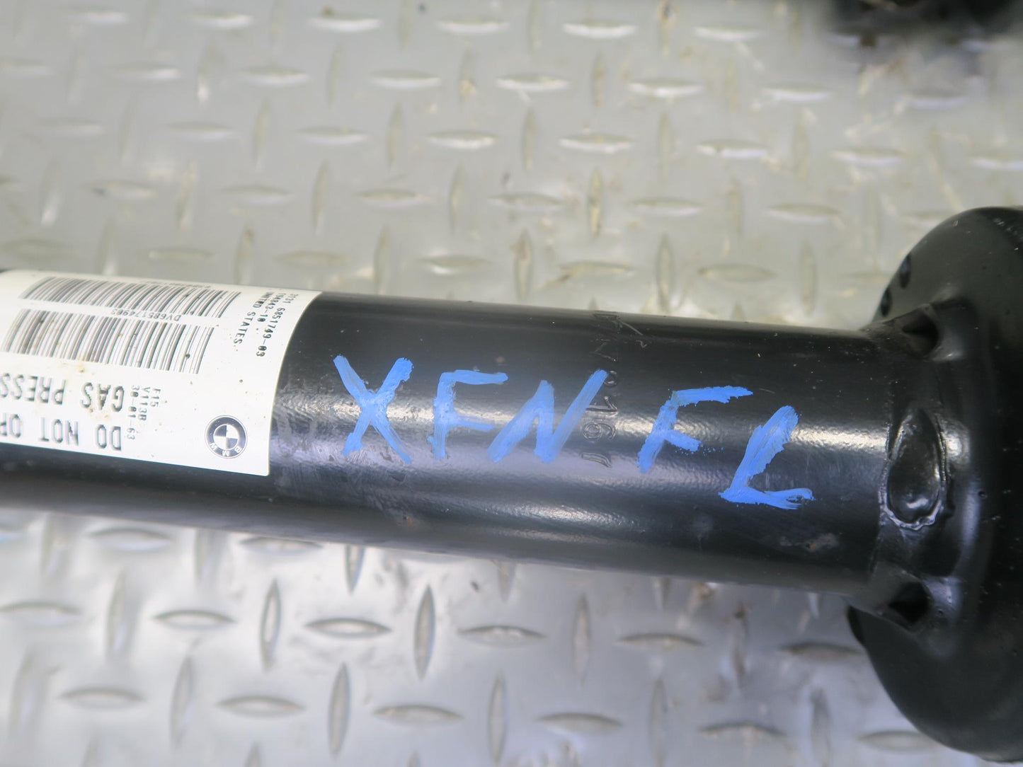2014-2018 BMW F15 F16 X5 X6 AWD Front Left & Right Strut Shock Absorber Set of 2