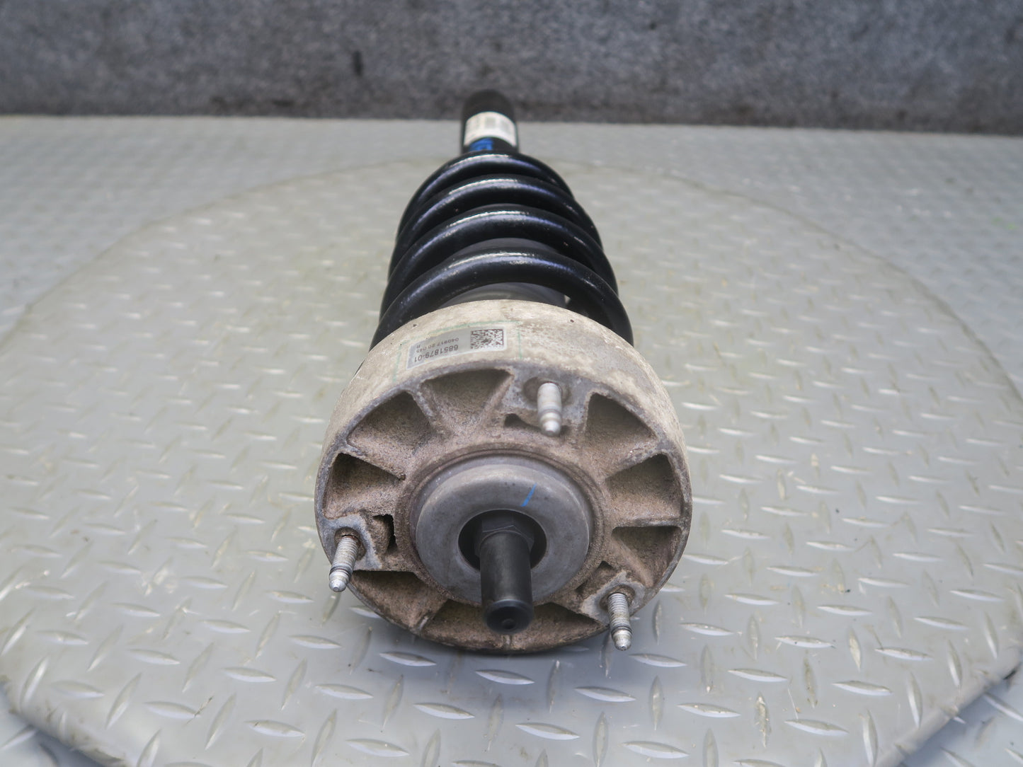 2014-2018 BMW F15 F16 X5 X6 AWD Front Left & Right Strut Shock Absorber Set of 2