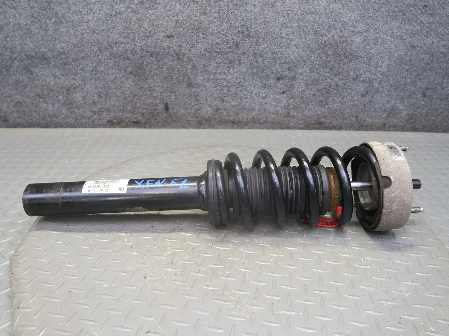 2014-2018 BMW F15 F16 X5 X6 AWD Front Left & Right Strut Shock Absorber Set of 2
