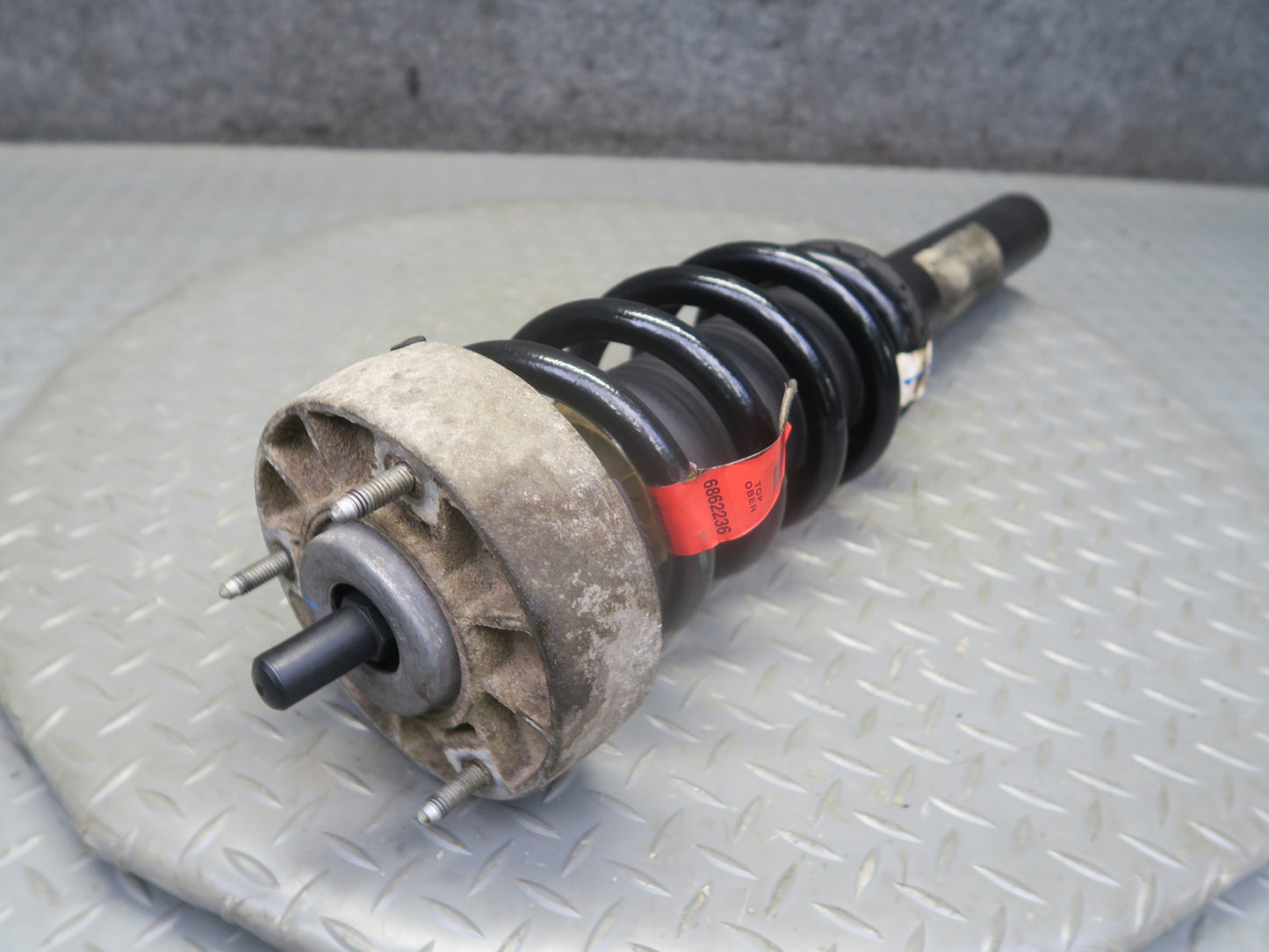 2014-2018 BMW F15 F16 X5 X6 AWD Front Left & Right Strut Shock Absorber Set of 2