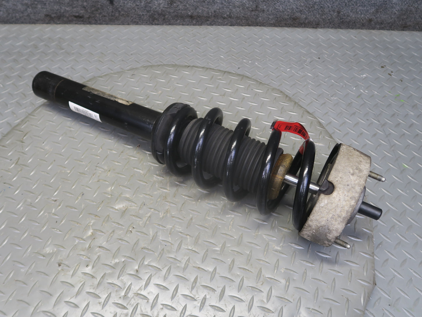 2014-2018 BMW F15 F16 X5 X6 AWD Front Left & Right Strut Shock Absorber Set of 2