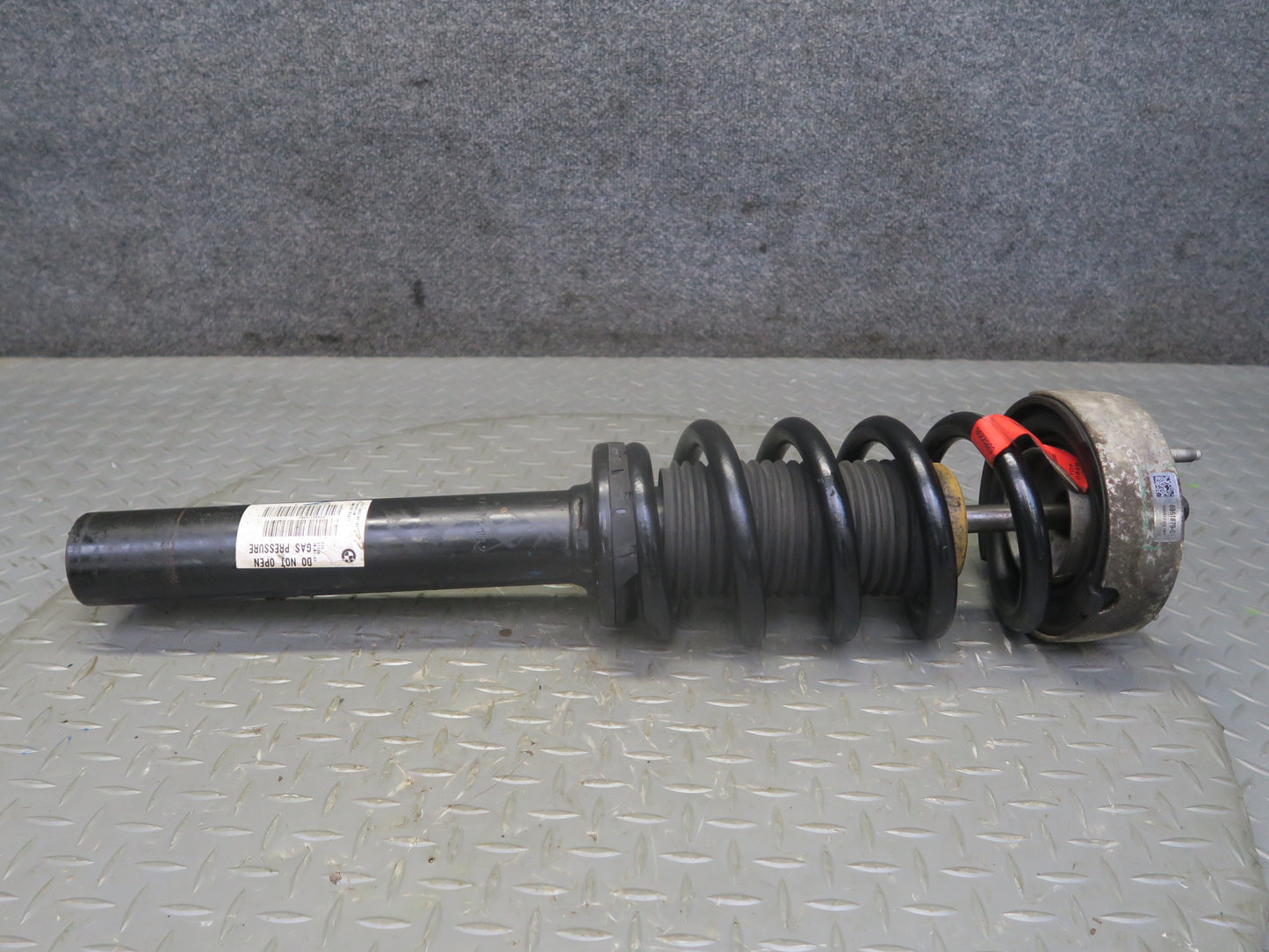 2014-2018 BMW F15 F16 X5 X6 AWD Front Left & Right Strut Shock Absorber Set of 2