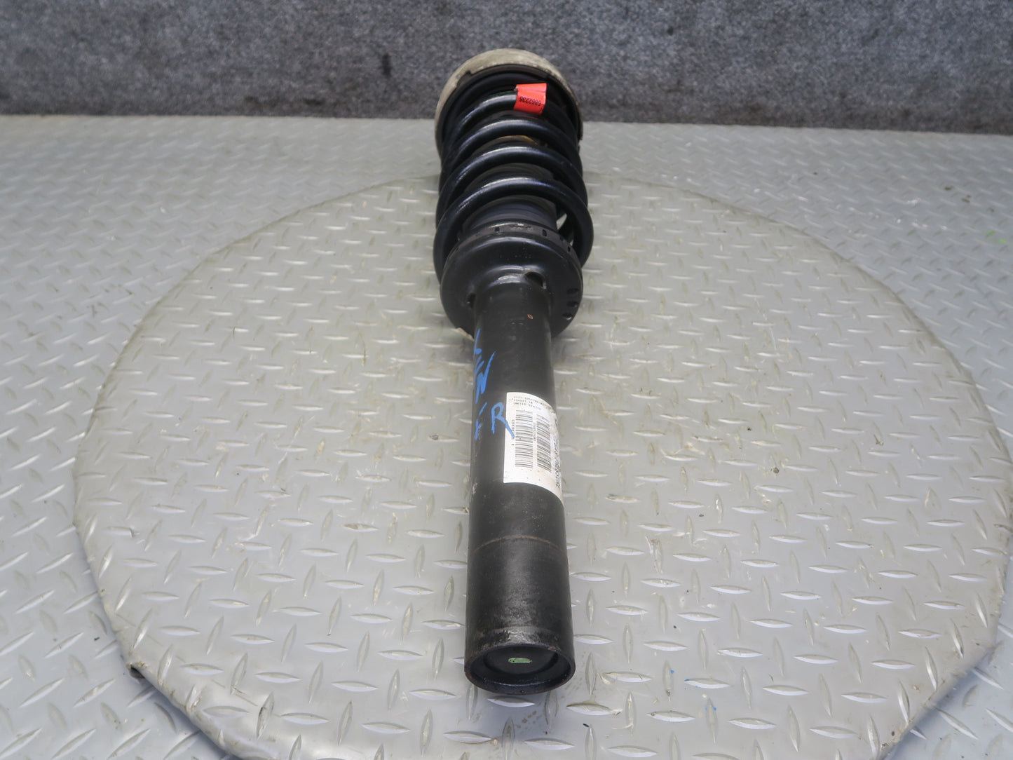 2014-2018 BMW F15 F16 X5 X6 AWD Front Left & Right Strut Shock Absorber Set of 2