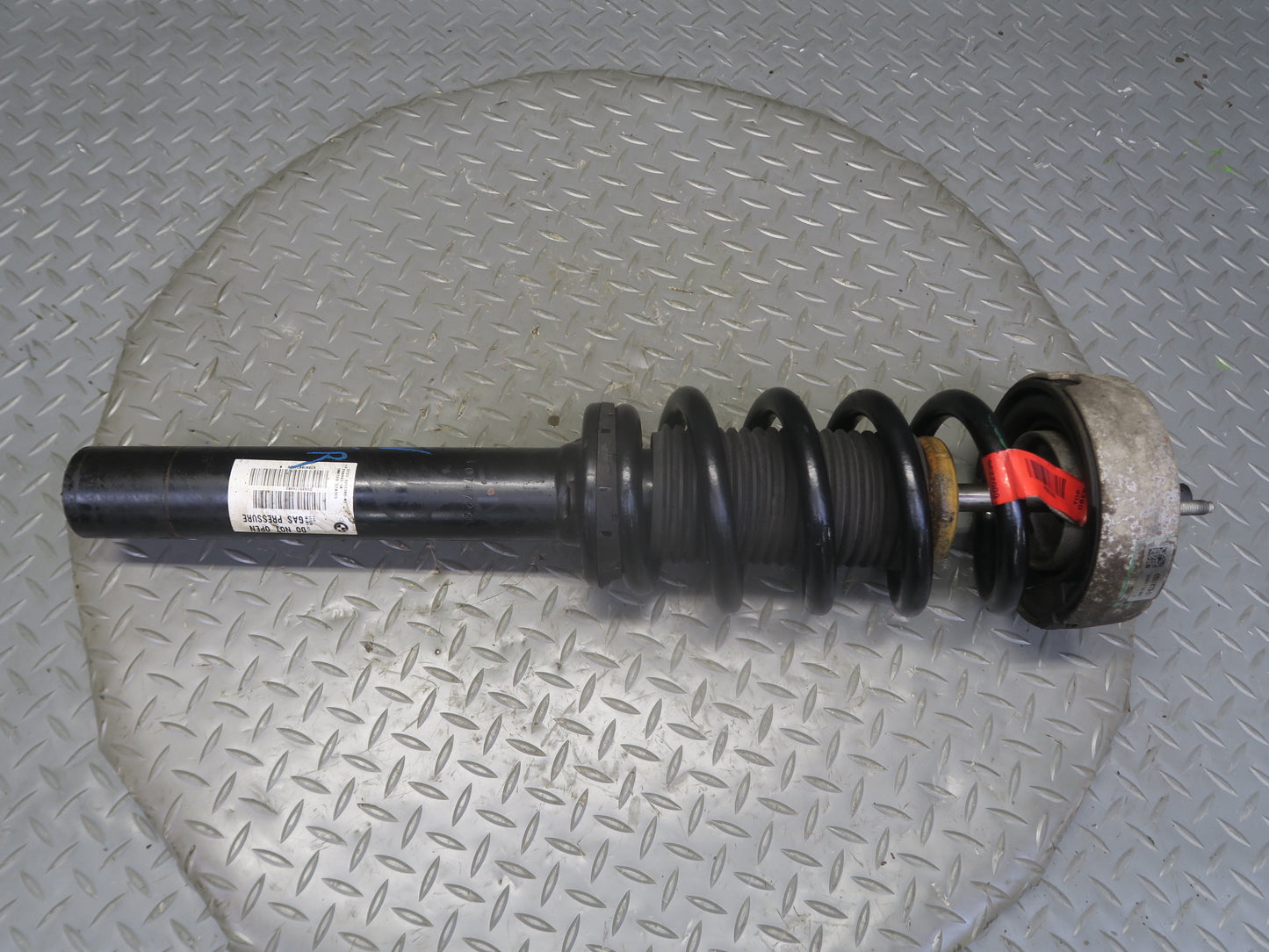 2014-2018 BMW F15 F16 X5 X6 AWD Front Left & Right Strut Shock Absorber Set of 2
