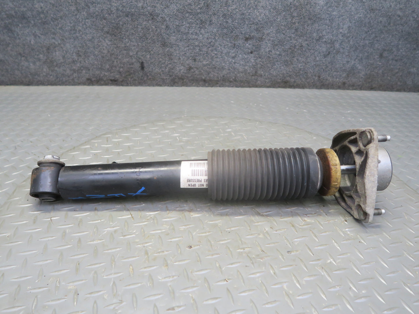 2014-2018 BMW F15 F16 X5 X6 AWD Rear Left & Right Strut Shock Absorber Set of 2