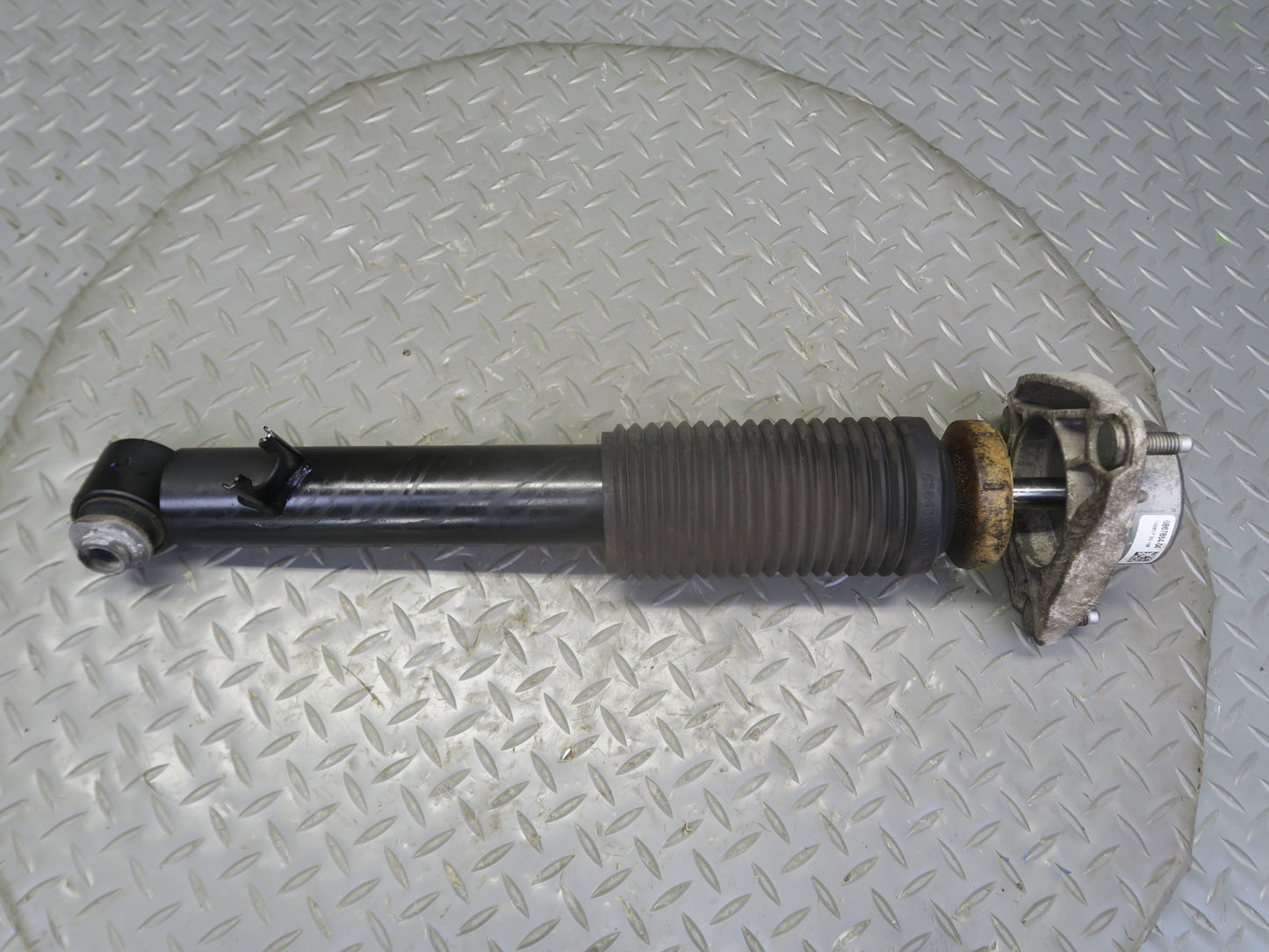 2014-2018 BMW F15 F16 X5 X6 AWD Rear Left & Right Strut Shock Absorber Set of 2