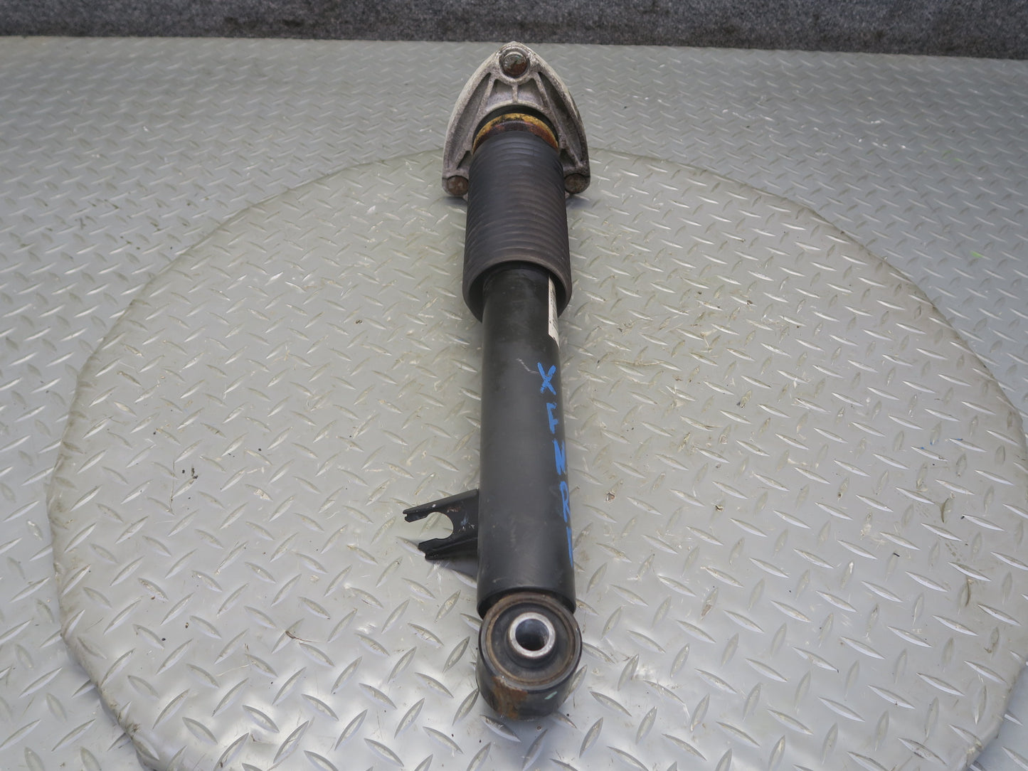 2014-2018 BMW F15 F16 X5 X6 AWD Rear Left & Right Strut Shock Absorber Set of 2
