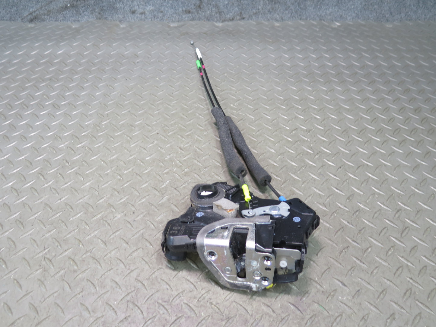 2003-2009 Lexus UZJ120L GX470 Front Left Door Lock Latch Actuator