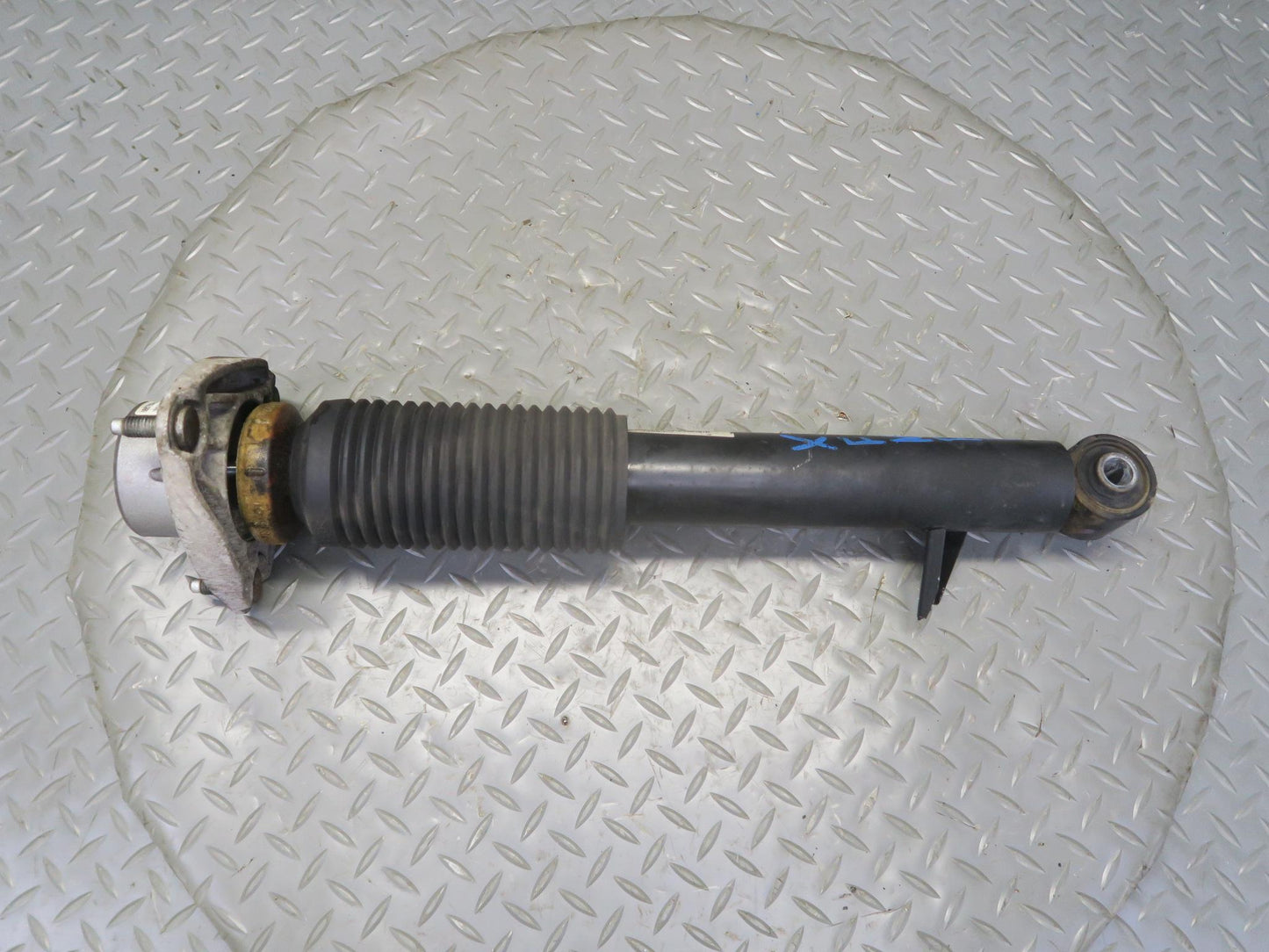 2014-2018 BMW F15 F16 X5 X6 AWD Rear Left & Right Strut Shock Absorber Set of 2