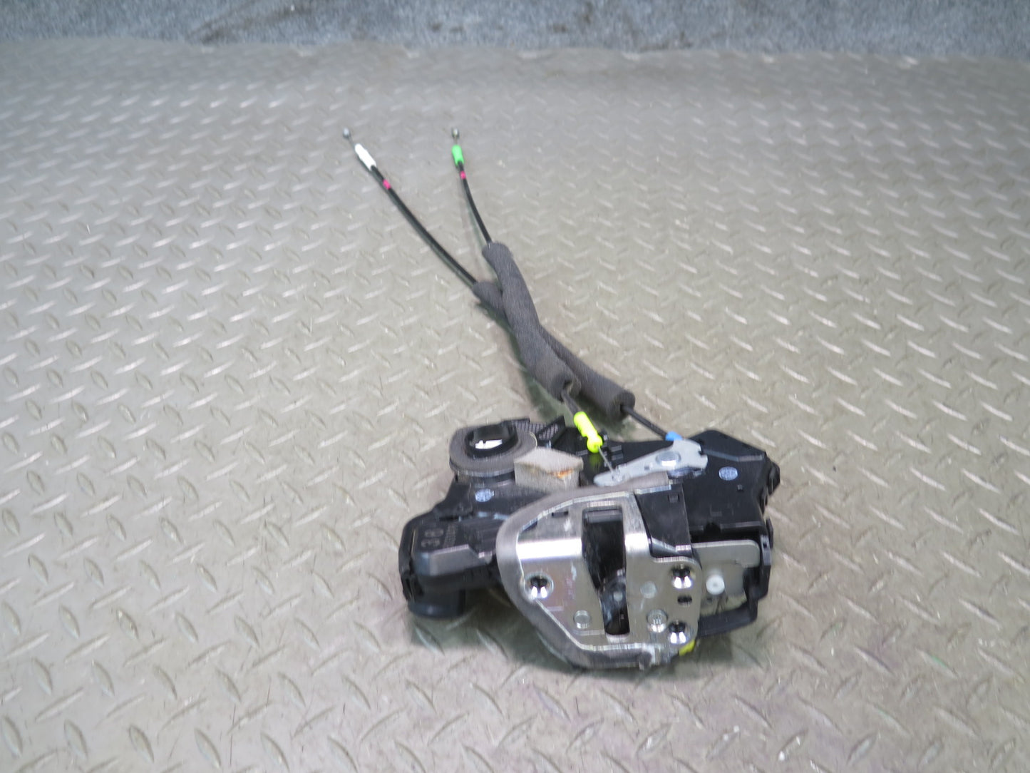 2003-2009 Lexus UZJ120L GX470 Front Left Door Lock Latch Actuator