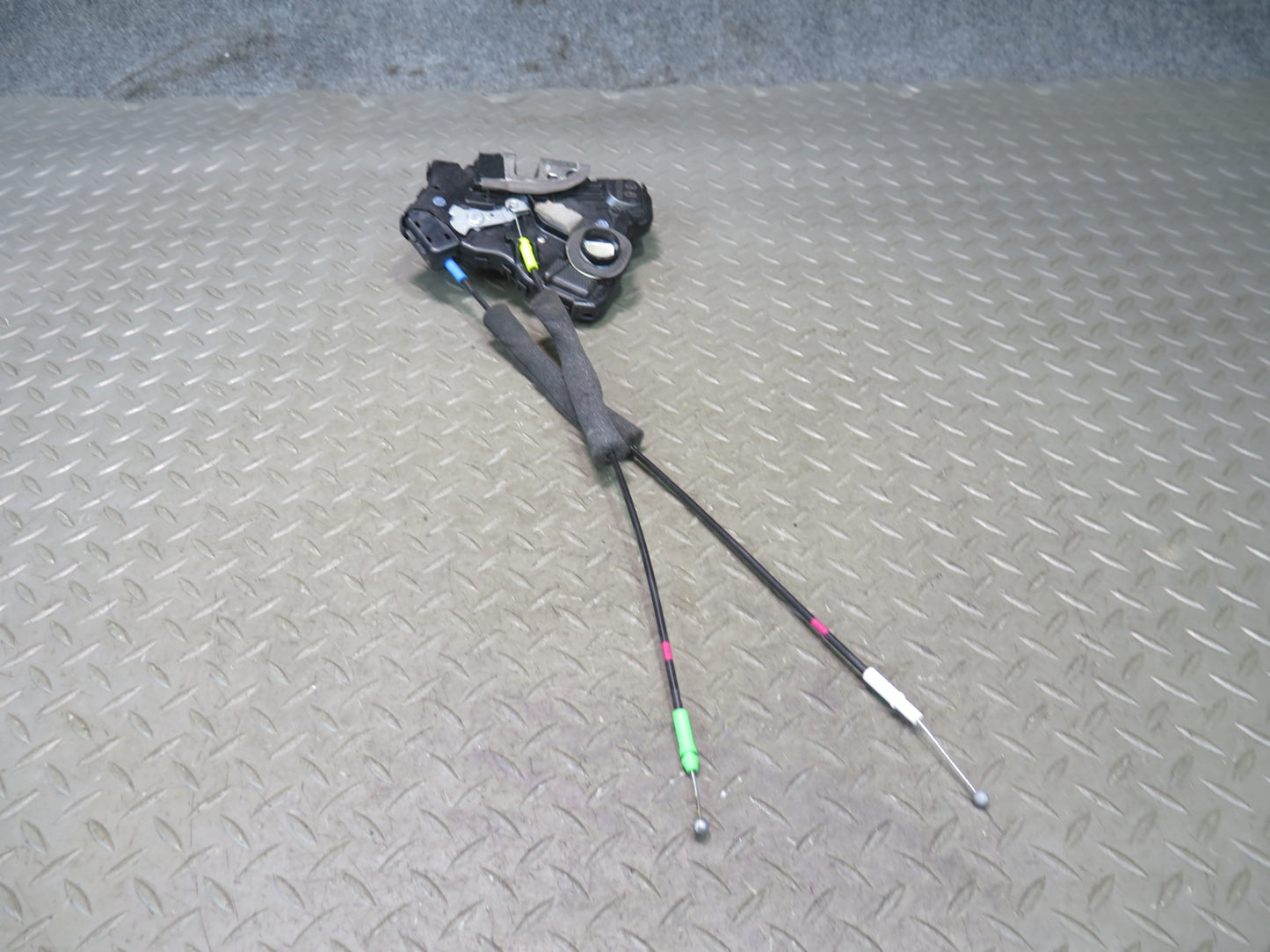 2003-2009 Lexus UZJ120L GX470 Front Left Door Lock Latch Actuator