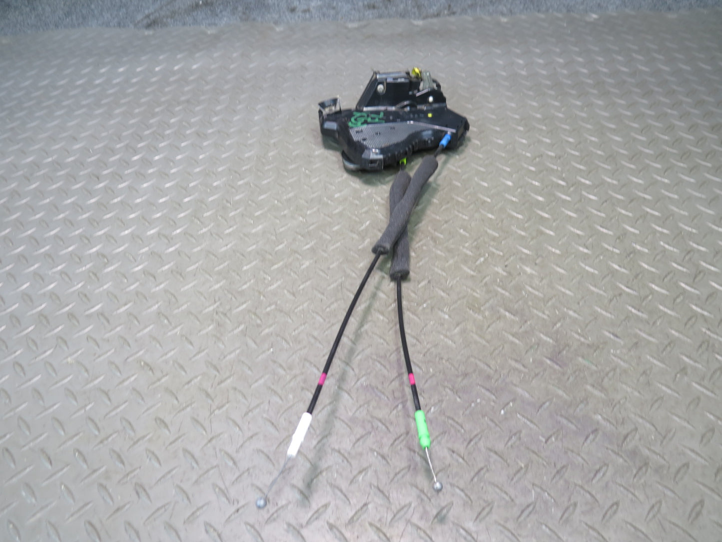 2003-2009 Lexus UZJ120L GX470 Front Left Door Lock Latch Actuator