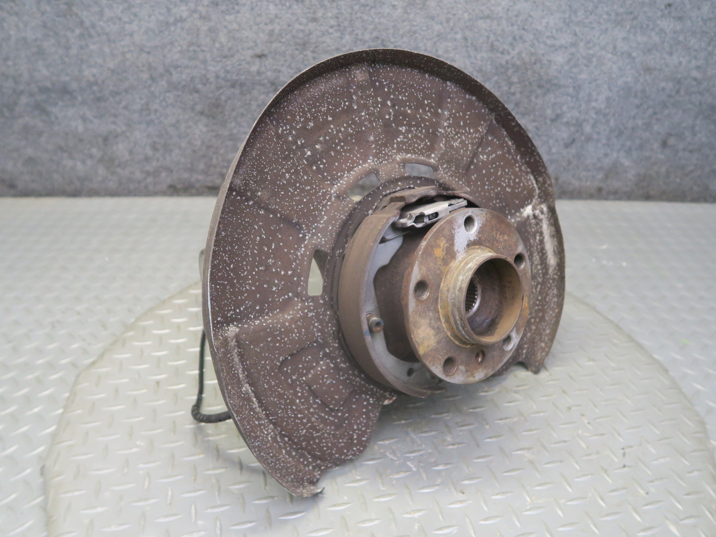 2008-2014 BMW E71 E72 X6 X6M AWD Rear Right Spindle Knuckle Wheel Hub Bearing