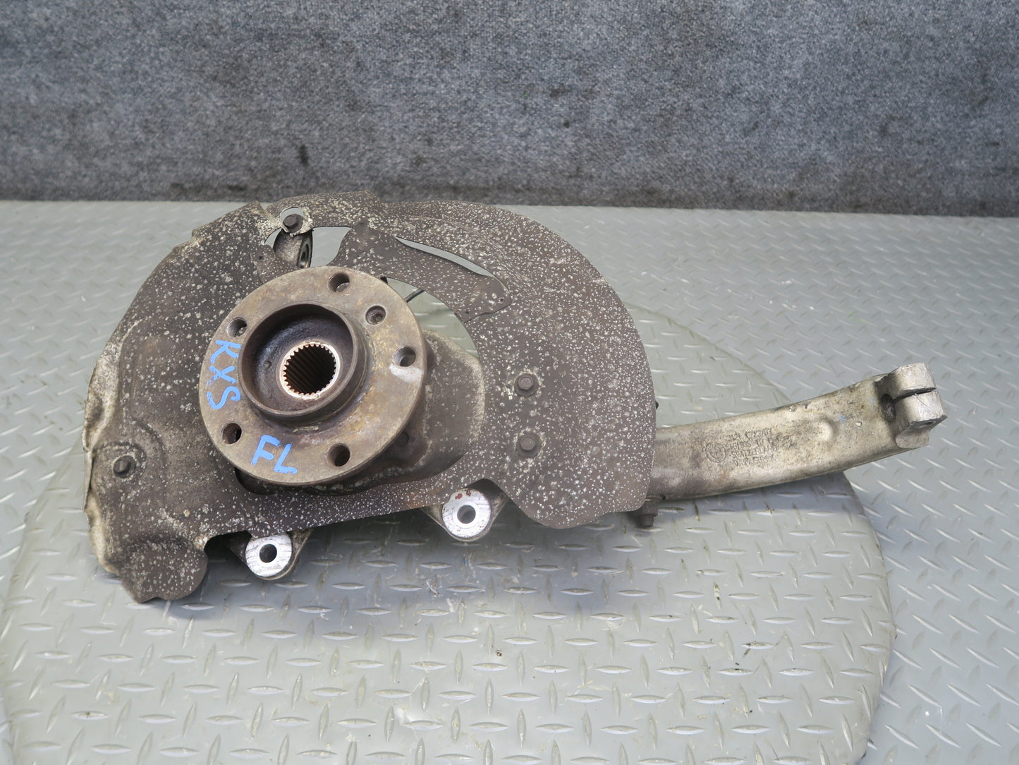 2008-2014 BMW E70 E71 X6M AWD Front Left Spindle Knuckle Wheel Hub Bearing
