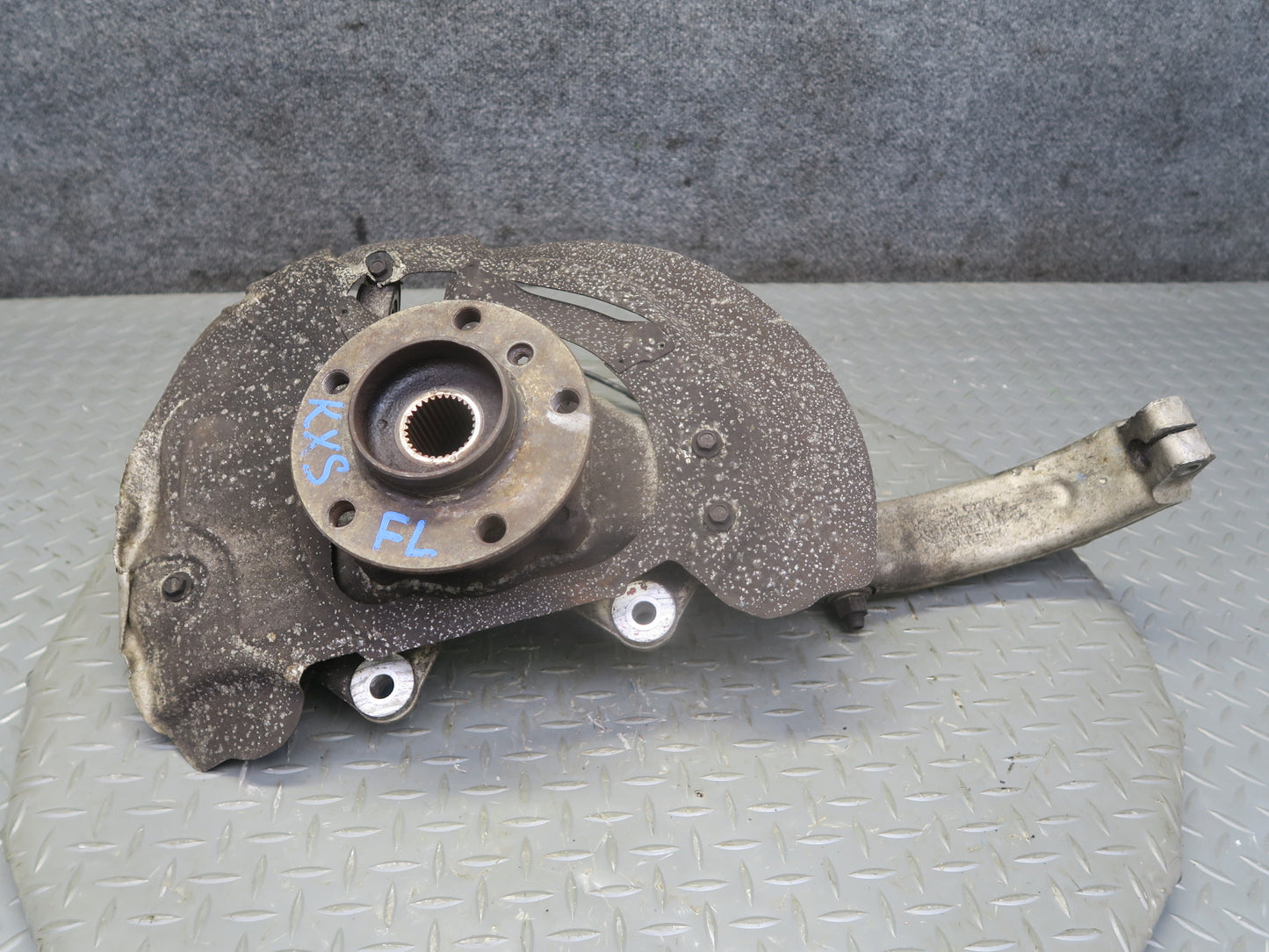 2008-2014 BMW E70 E71 X6M AWD Front Left Spindle Knuckle Wheel Hub Bearing
