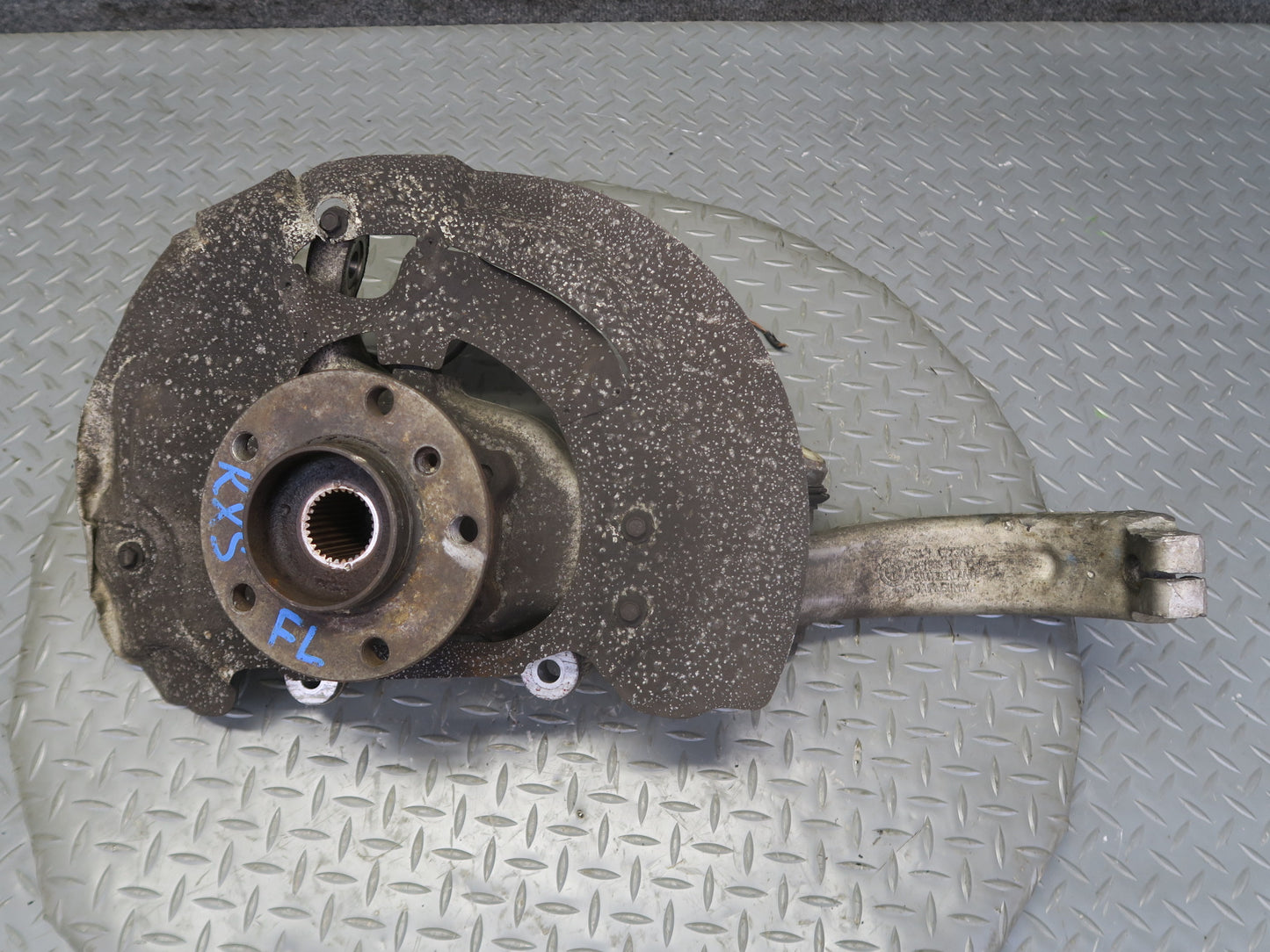 2008-2014 BMW E70 E71 X6M AWD Front Left Spindle Knuckle Wheel Hub Bearing
