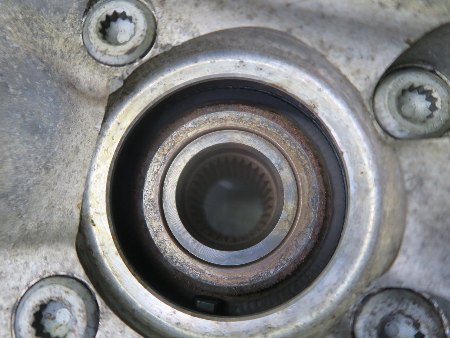 2008-2014 BMW E70 E71 X6M AWD Front Left Spindle Knuckle Wheel Hub Bearing