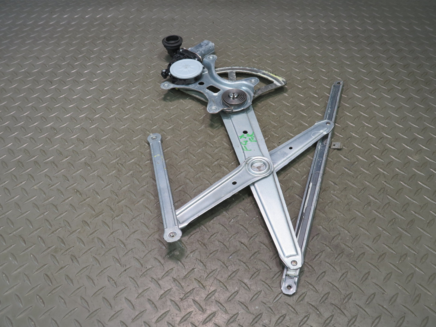 2003-2009 Lexus UZJ120L GX470 Front Right Door Window Regulator w Motor