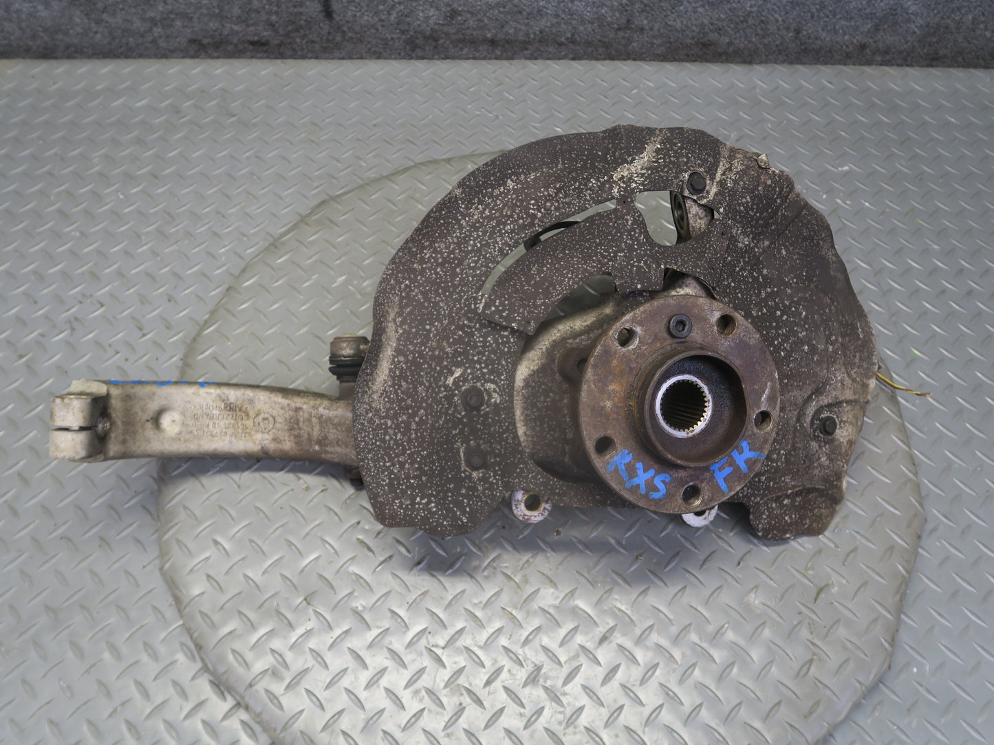 2008-2014 BMW E70 E71 X6M AWD Front Right Spindle Knuckle Wheel Hub Bearing