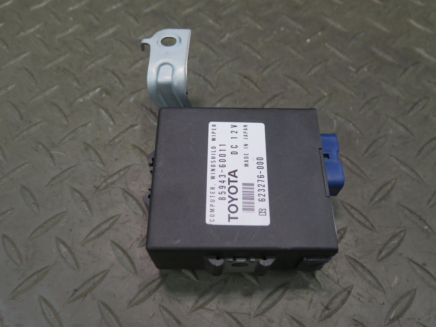 2003-2009 Lexus UZJ120L GX470 Windshield Wiper Control Module 85943-60011