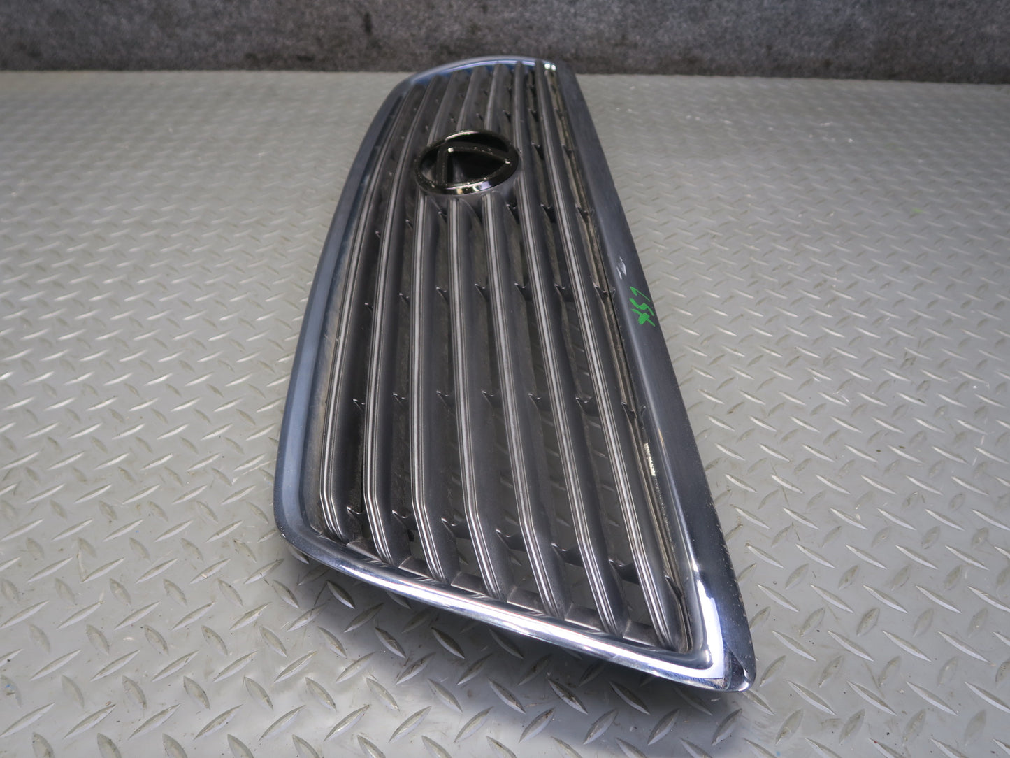 01-03 Lexus UCF30L LS430 Front Upper Hood Chrome Grille w Emblem OEM