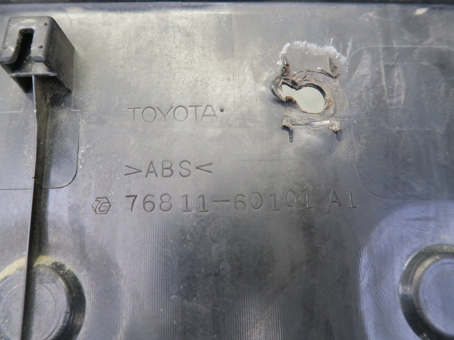 2003-2009 Lexus UZJ120L GX470 Rear Trunk Tailgate License Plate Trim Molding