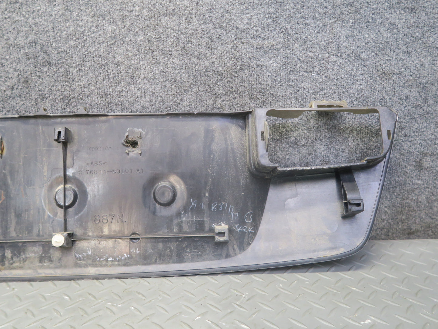 2003-2009 Lexus UZJ120L GX470 Rear Trunk Tailgate License Plate Trim Molding