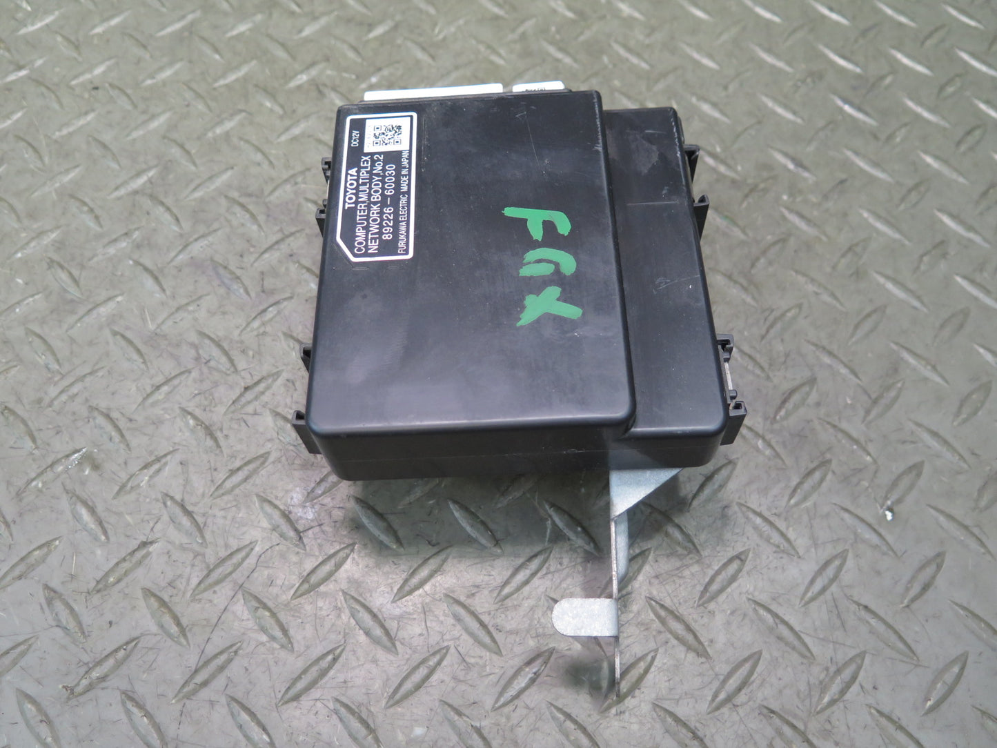 2003-2009 Lexus UZJ120L GX470 Multiplex Network Body Control Module 89226-60030
