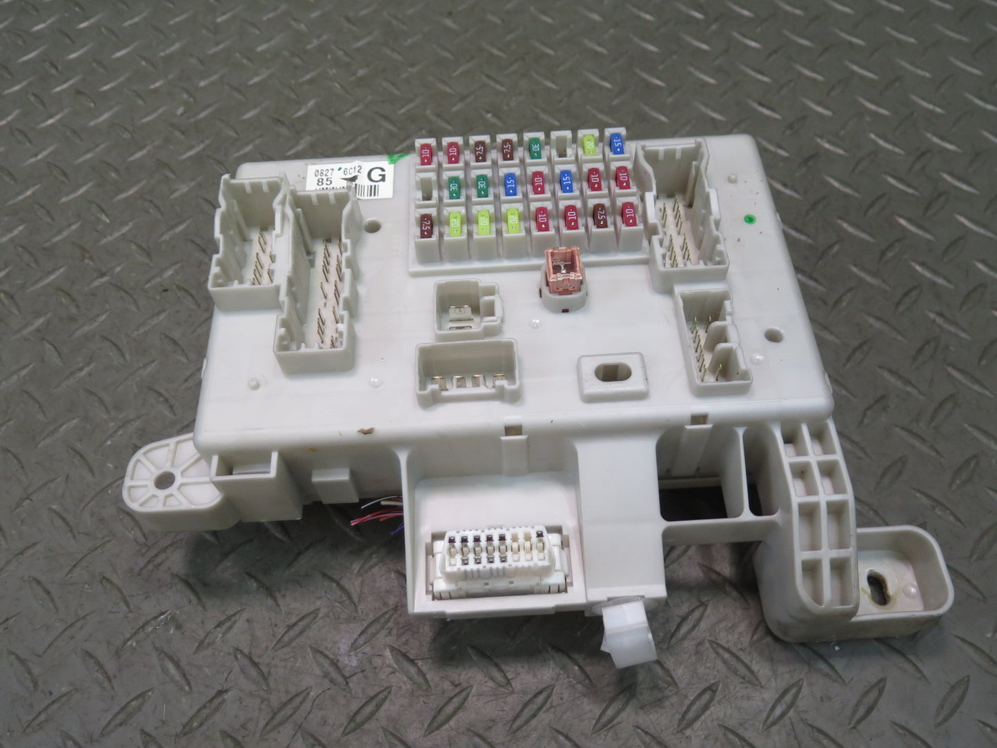 2003-2009 Lexus UZJ120L GX470 Interior Cabin Fuse Relay Box