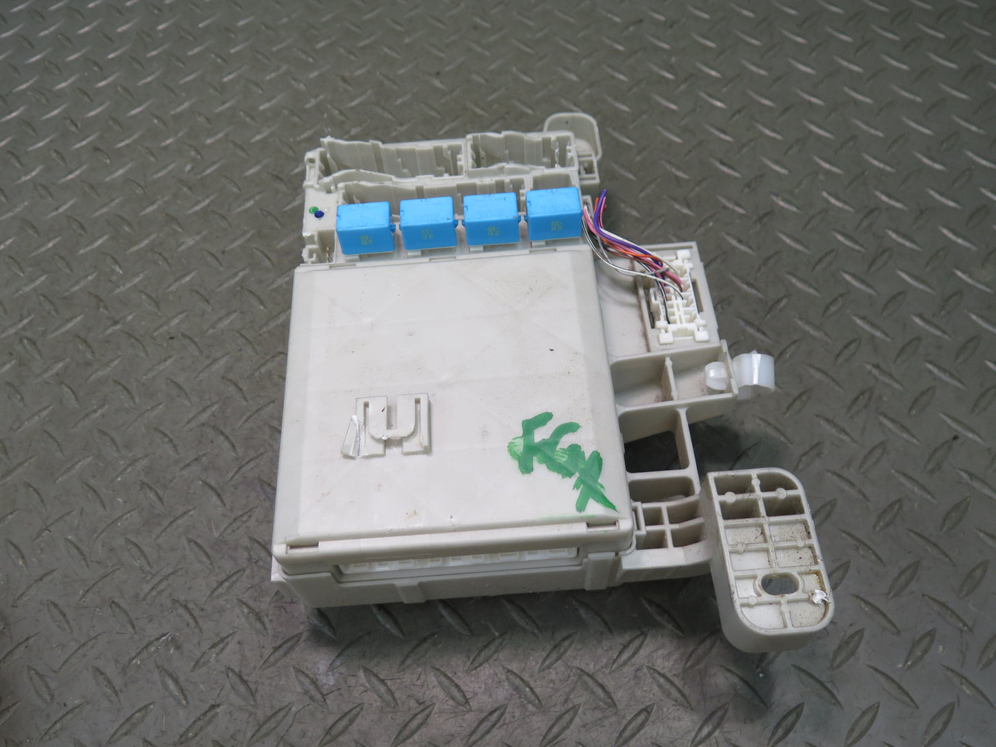2003-2009 Lexus UZJ120L GX470 Interior Cabin Fuse Relay Box