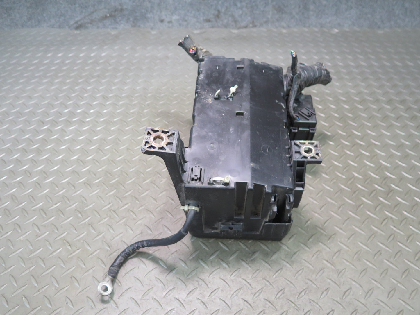 2006-2009 Lexus UZJ120L GX470 Engine Bay Fuse Relay Box Module Unit