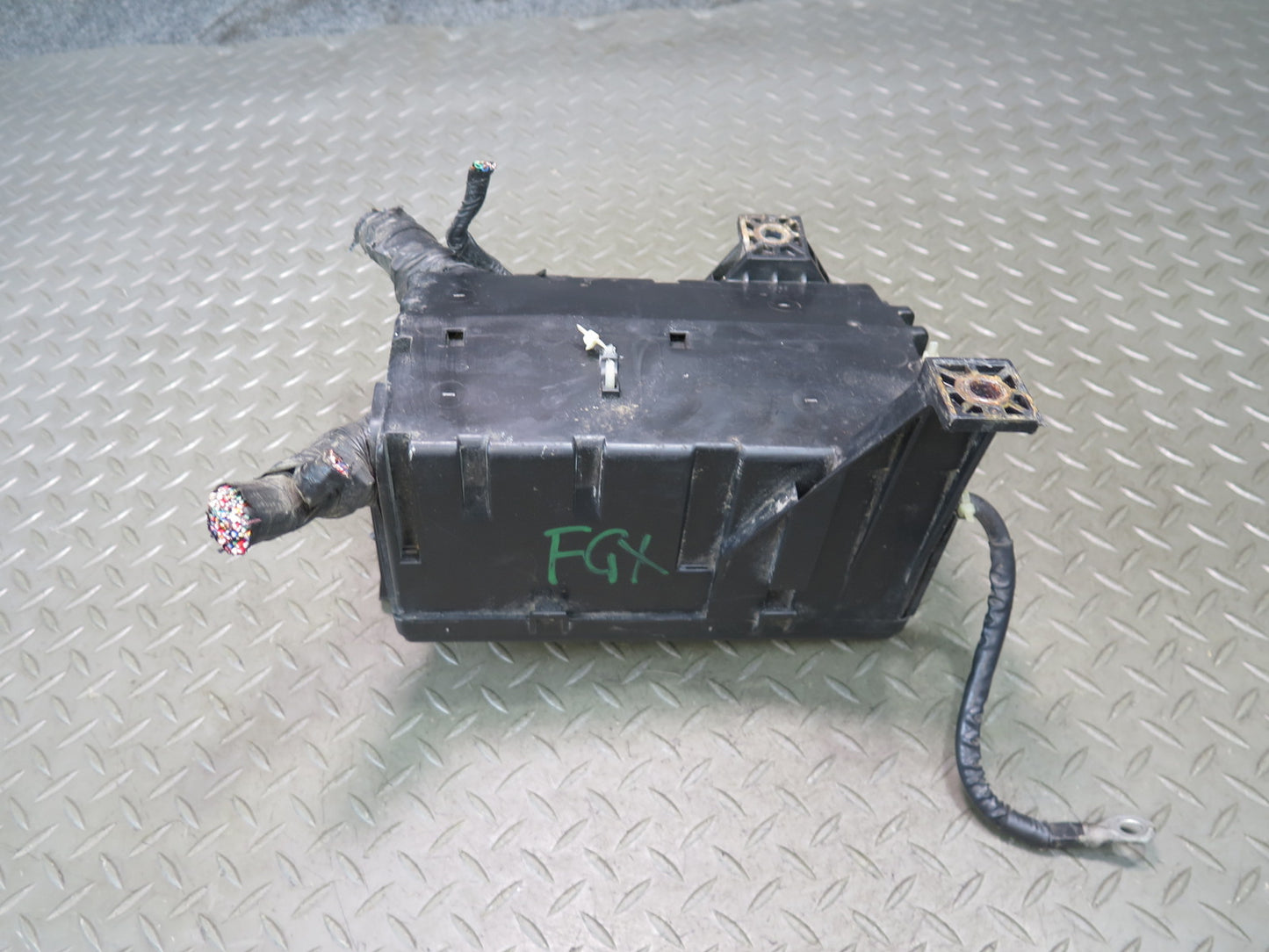 2006-2009 Lexus UZJ120L GX470 Engine Bay Fuse Relay Box Module Unit