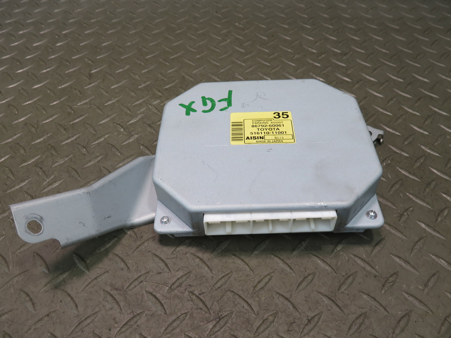 2005-2006 Lexus UZJ120L GX470 Parking Assist Control  Module 86792-60061