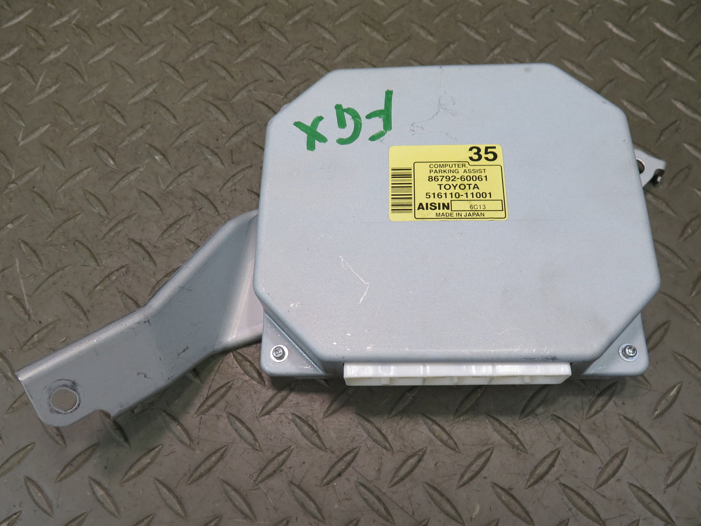 2005-2006 Lexus UZJ120L GX470 Parking Assist Control  Module 86792-60061