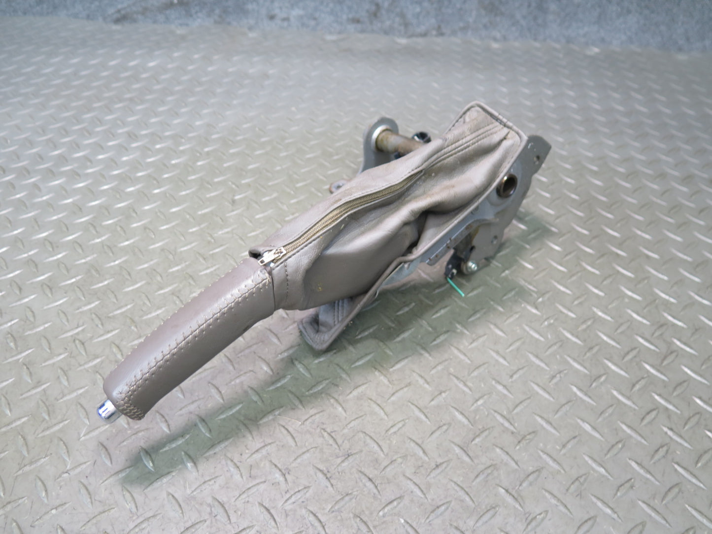 2003-2009 Lexus UZJ120L GX470 Emergency Parking Hand Brake Handle