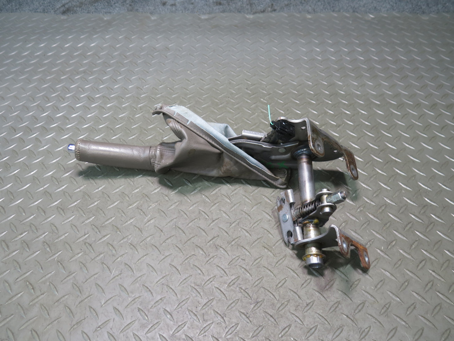 2003-2009 Lexus UZJ120L GX470 Emergency Parking Hand Brake Handle