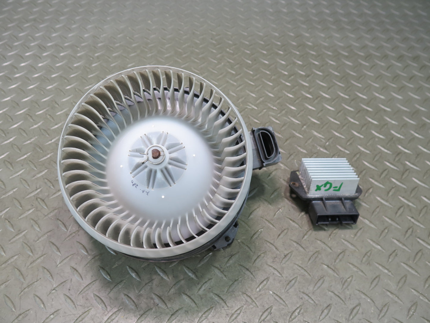 2003-2009 Lexus UZJ120L GX470 Front A/C Heater Blower Motor Fan w Resistor