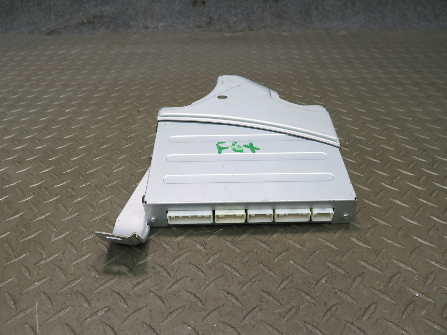 2003-2007 Lexus UZJ120L GX470 Rear Entertainment Video Control Module