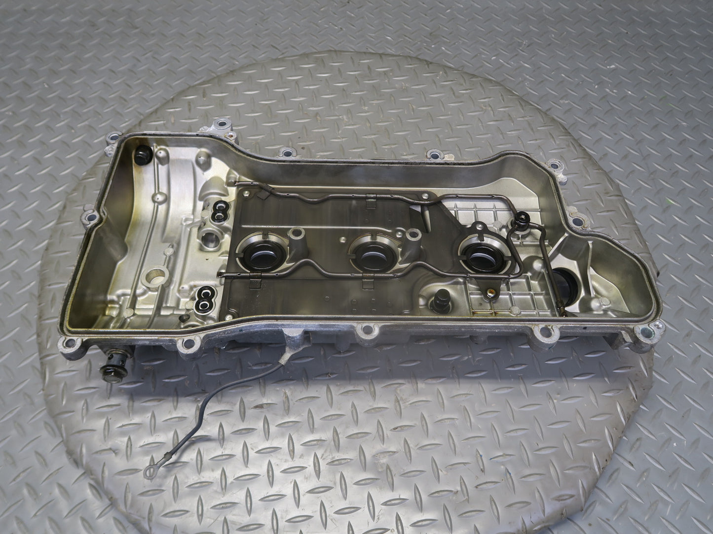 06-13 Lexus IS250 2.5L 4GRFSE Engine Right Cylinder Head Valve Cover OEM
