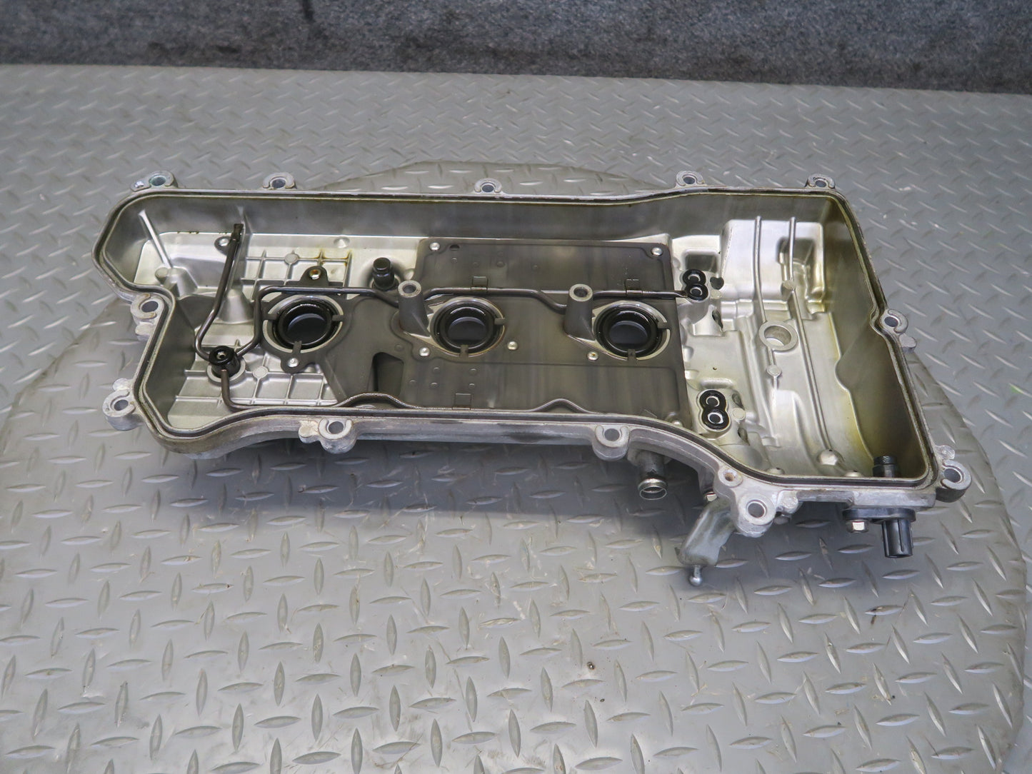 06-13 Lexus IS250 2.5L 4GRFSE Engine Right Cylinder Head Valve Cover OEM