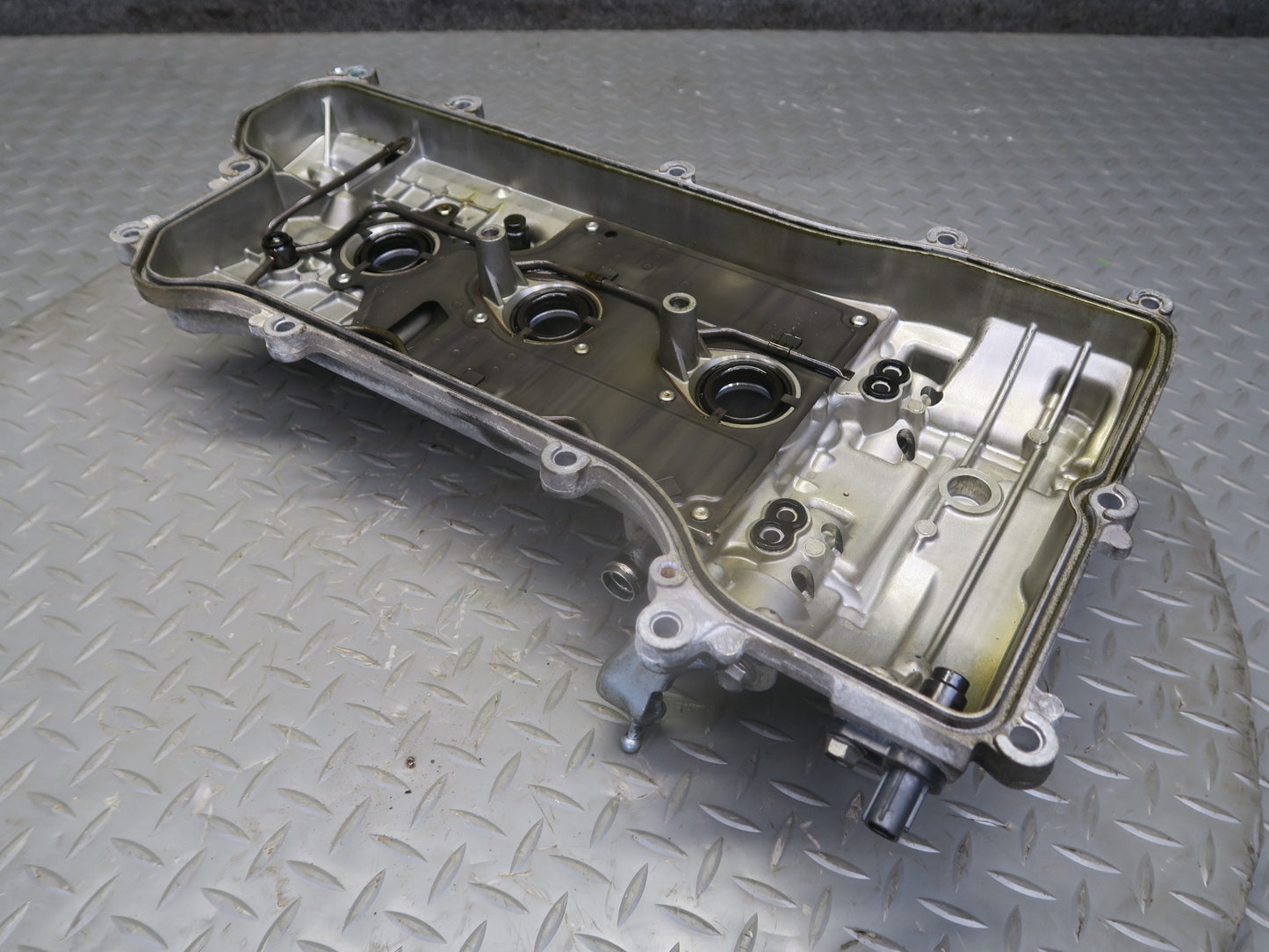 06-13 Lexus IS250 2.5L 4GRFSE Engine Right Cylinder Head Valve Cover OEM
