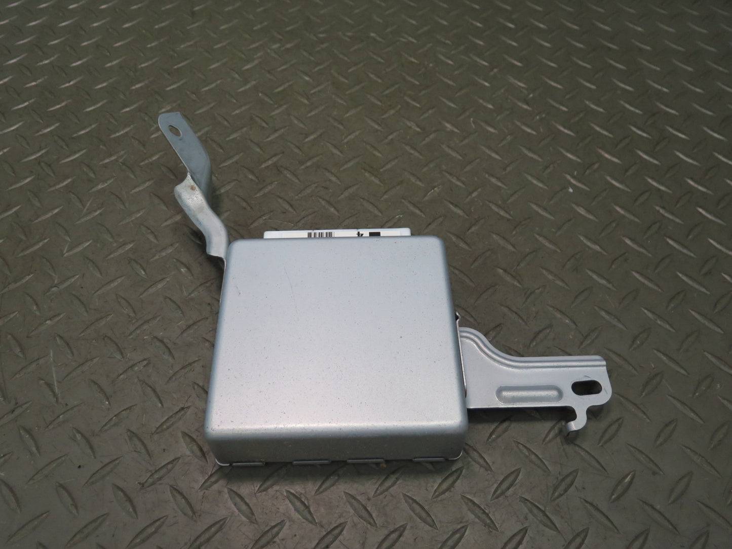 2003-2009 Lexus UZJ120L GX470 Air Suspension Control Module 89293-60032