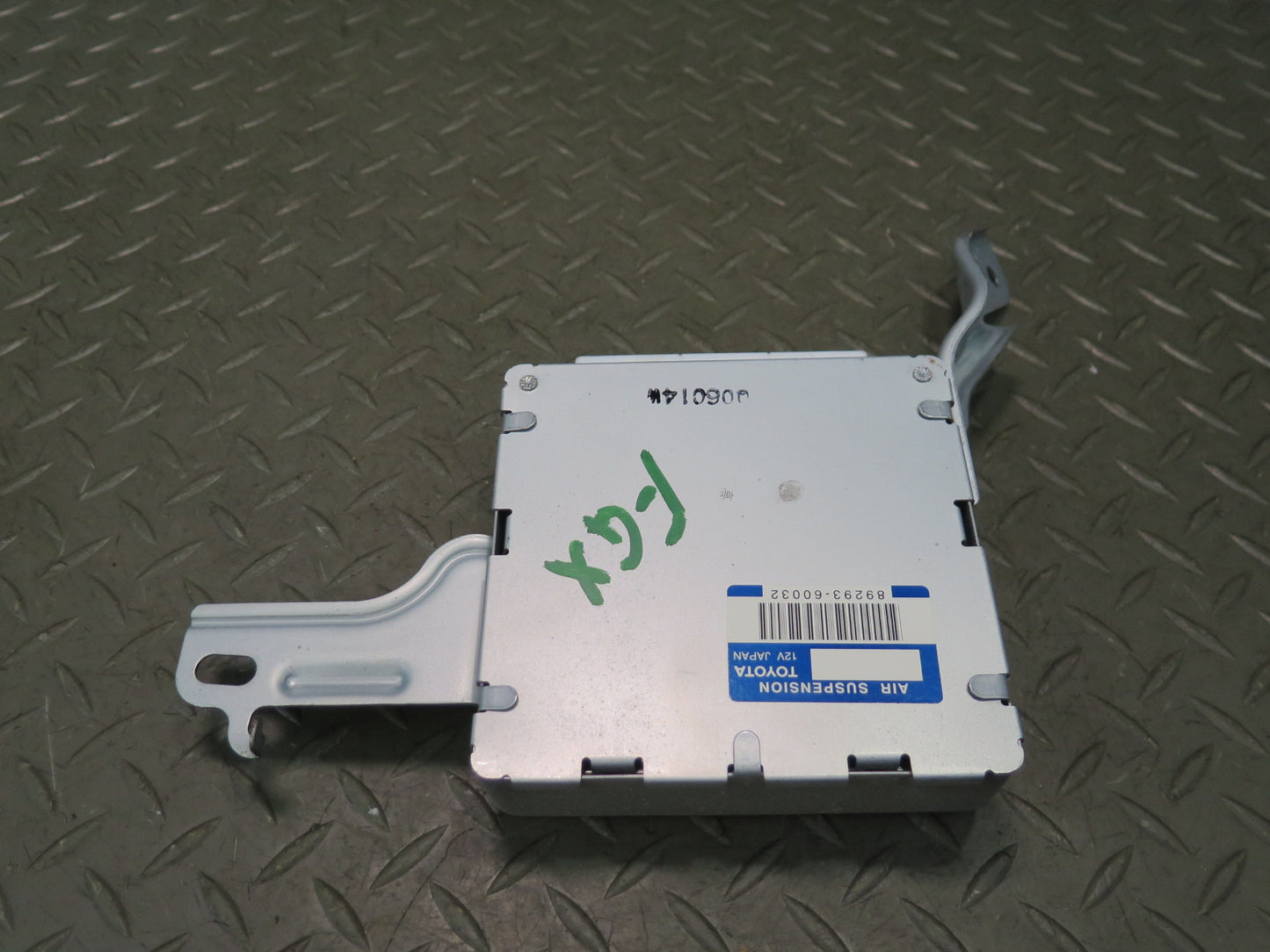2003-2009 Lexus UZJ120L GX470 Air Suspension Control Module 89293-60032