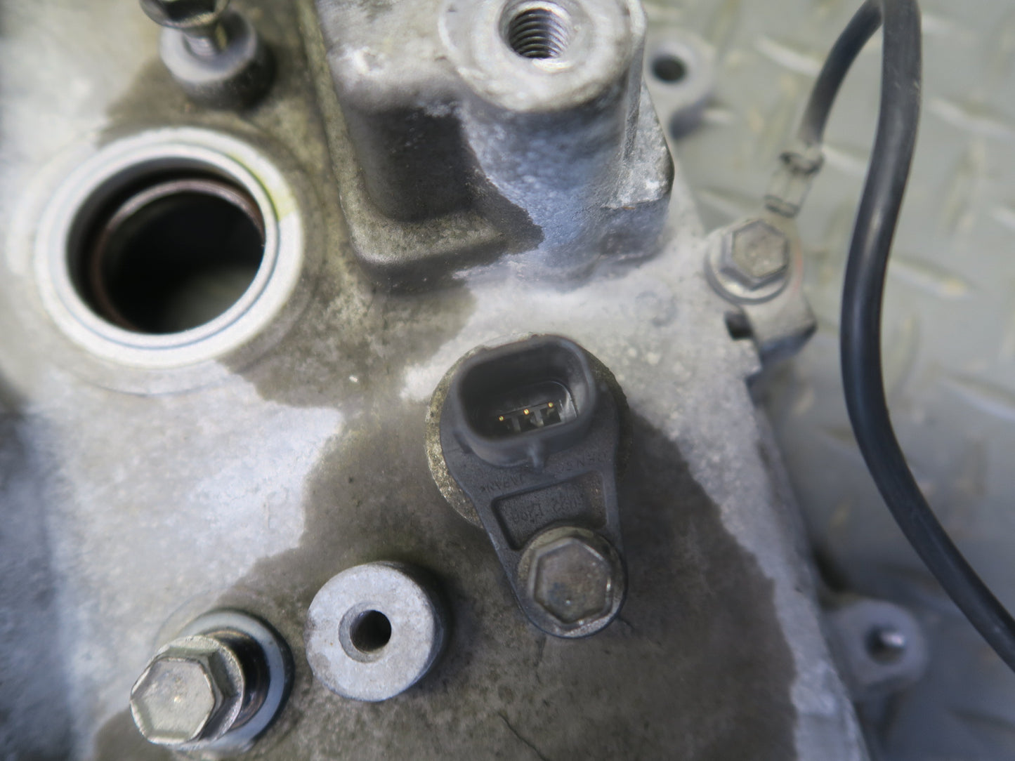 06-13 Lexus IS250 2.5L 4GRFSE Engine Left Cylinder Head Valve Cover OEM