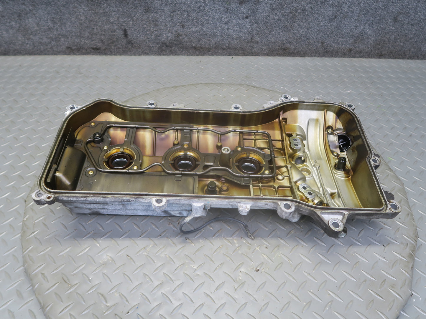 06-13 Lexus IS250 2.5L 4GRFSE Engine Left Cylinder Head Valve Cover OEM