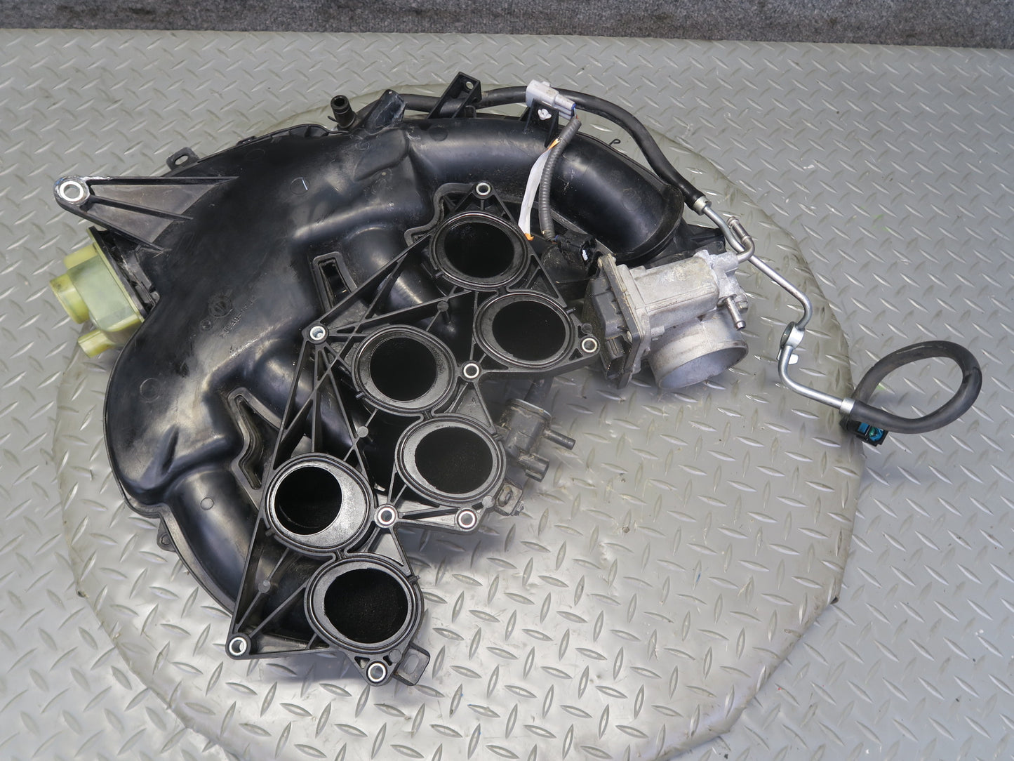 06-13 Lexus GSE20L IS250 Engine Air Intake Manifold w Throttle Body OEM