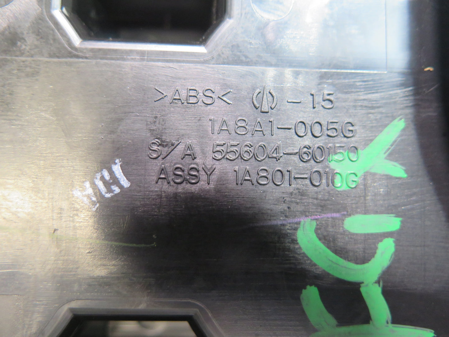 2003-2009 Lexus UZJ120L GX470 Front Center Console CUP Holder 55604-60150