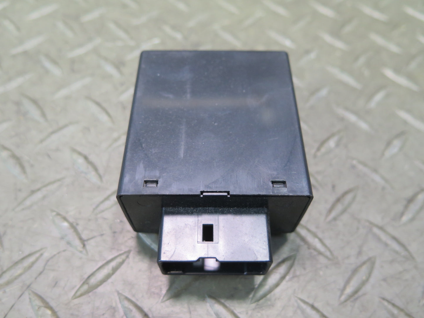 2003-2009 Lexus UZJ120L GX470 Warning Flasher Control Module 81980-35020