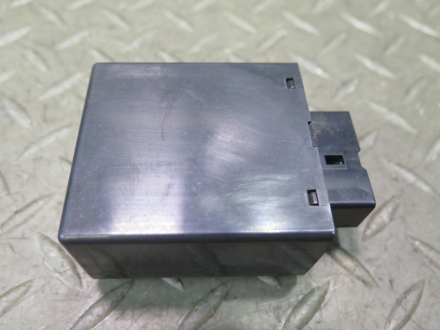 2003-2009 Lexus UZJ120L GX470 Warning Flasher Control Module 81980-35020